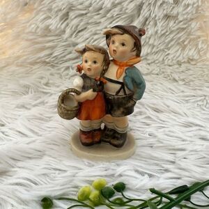 Hummel Goebel  Porcelain Figurine "Surprise" RARE TMK2 Full‎ Bee 4” Vintage